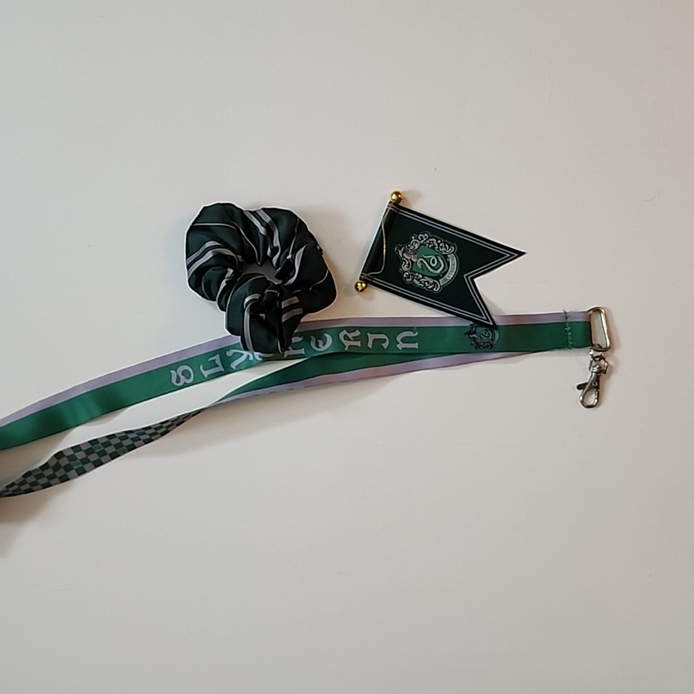 Universal Studios Wizarding World Slytherin Lot-Harry Potter